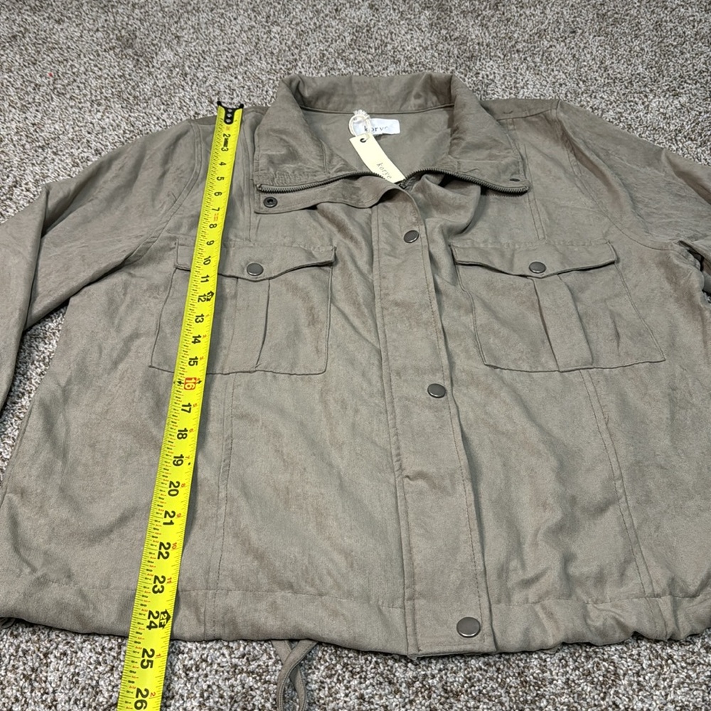 KORYE Women's Peach Skin Crop Utility Jacket Size 2X In Sage - Picture 4 of 7